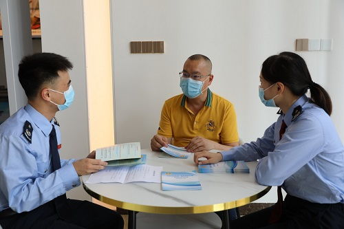 茂名化州稅務紓困服務隊助力水產出口企業復產復銷